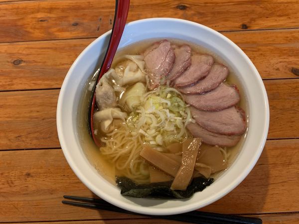 「特製チャーシューワンタンメン」@支那そば うみの写真