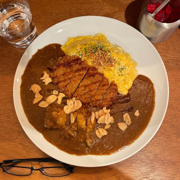 「オムスパイシーチキンカツカレー」@カリーポットの写真