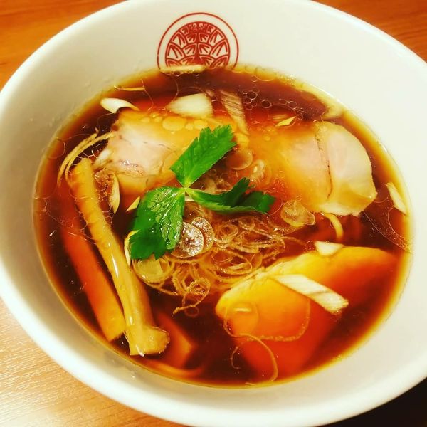 「醤油ラーメン」@らぁ麺とうひちの写真
