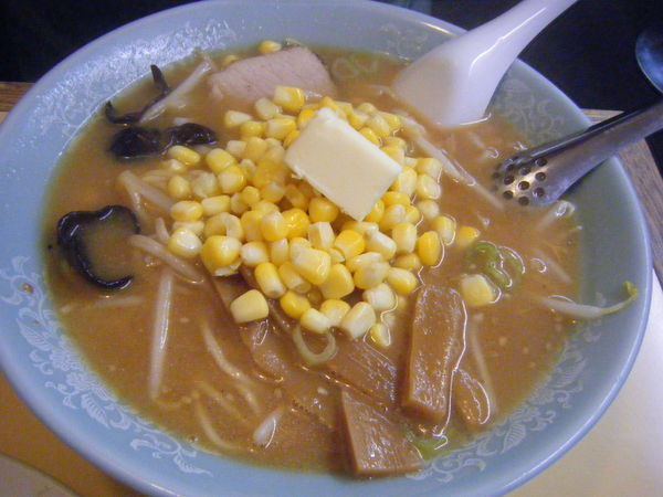 「みそラーメン（+バター、コーン）」@札幌ラーメン えぞの写真