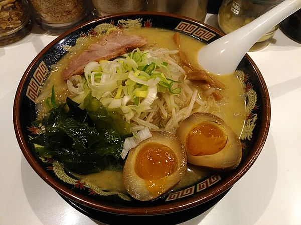 「味噌ラーメンと味噌つけ麺」@北海道らーめん みそ熊 自由が丘店の写真