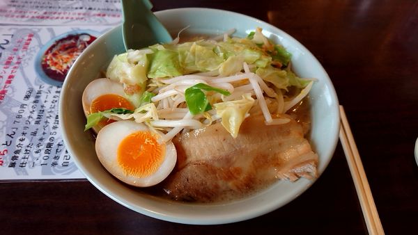 「野菜ラーメン 味玉」@横濱家系ラーメン 祭家の写真