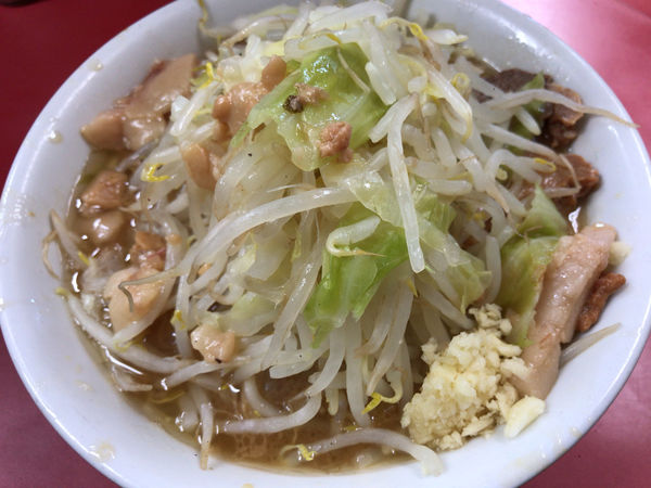 「ぶた2枚入 小ラーメン(野菜アブラニンニク)」@ラーメン二郎 環七一之江店の写真