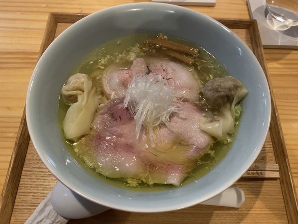 「わんたん入りしおらぁ麺」@飯田商店 湯河原本店の写真