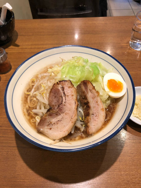 「醤油とんこつ　820円」@らーめん勇の写真