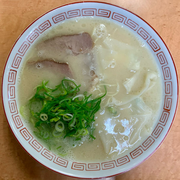 「ワンタンめん (820円)」@長浜ナンバーワン 祇園店の写真