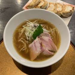 中華そば 800円 餃子 350円