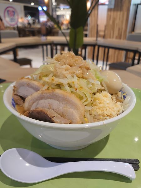 「豚玉ラーメン(880円)」@ジャンクガレッジ イオンタウンふじみ野店の写真