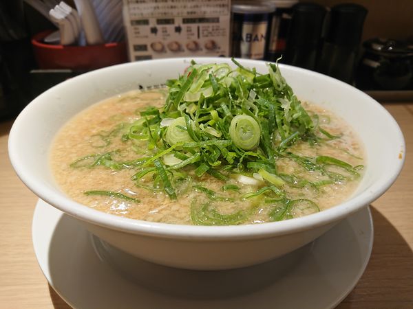 「ラーメン＋九条ネギ」@京都銀閣寺 ますたにラーメン 日本橋本店の写真