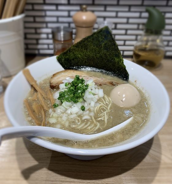 「【限定】濃厚味玉背脂煮干（固め￥1000）」@中華ソバ ビリケンの写真