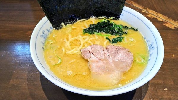「のりラーメン(麺硬め･味濃いめ)」@横浜家系ラーメン 中島家の写真