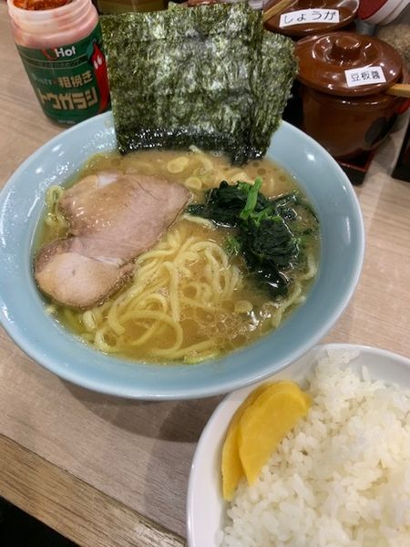 「ラーメン並 770円　ライス小 100円」@横濱ラーメン あさが家 本店の写真
