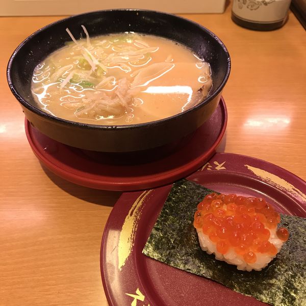 「コク旨味噌ラーメン（￥400）＋いくら包み（￥170）※」@スシロー 大森駅前店の写真