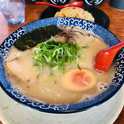 博多とんこつ全部のせ