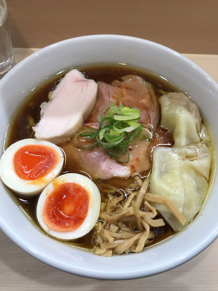 「特製中華そば(大盛)」@手揉み中華そば 中村の写真