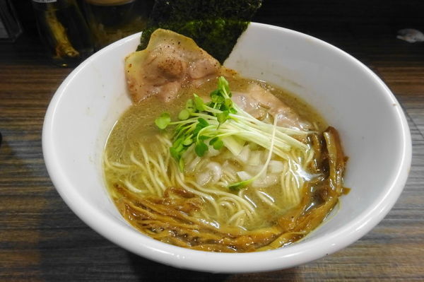 「濃厚煮干しらーめん８００円」@麺屋 煮干と鶏 ひんなの写真