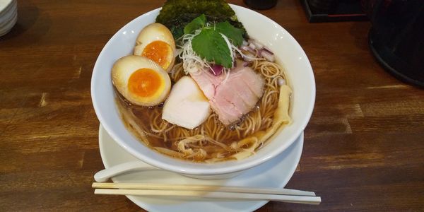 「鶏清湯ラーメン大850円+味玉100円」@らぁ麺しろの写真