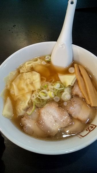 「ワンタンラーメン880円」@喜多方ラーメン 坂内 金沢文庫店の写真