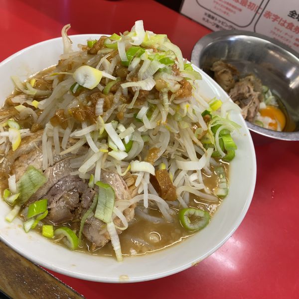 「ラーメン全マシ780円+スキヤキ」@ラーメン一心の写真