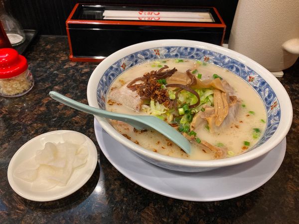 「桜島チャーシュー麺」@ざぼんラーメン 鹿児島中央駅店の写真