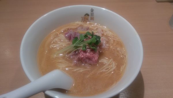 「金目鯛らぁ麺〜濃厚白湯仕立て(850円)+替え玉（100円）」@らぁ麺 鳳仙花の写真