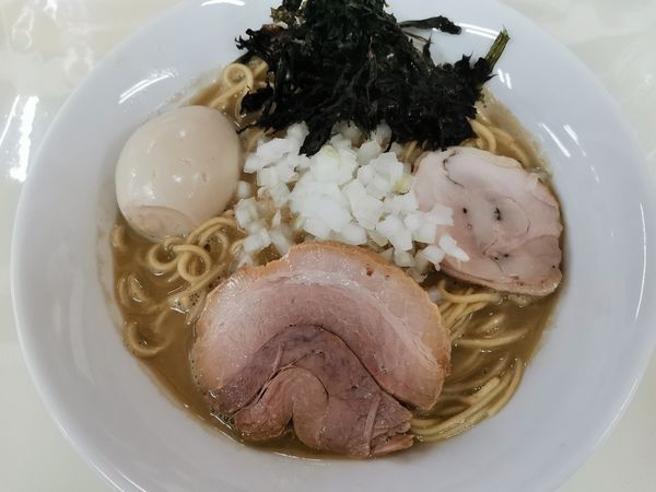 「濃厚煮干らーめん」@煮干しらーめん にぼにゃんの写真