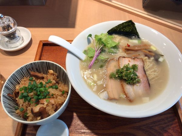 「辛。らーめん(850円)+本日のご飯(230円)」@胡心房の写真