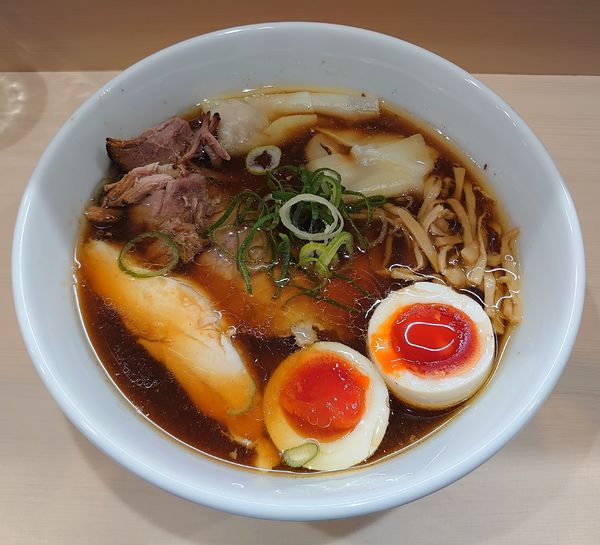 「特製中華そば(1250円)」@手揉み中華そば 中村の写真