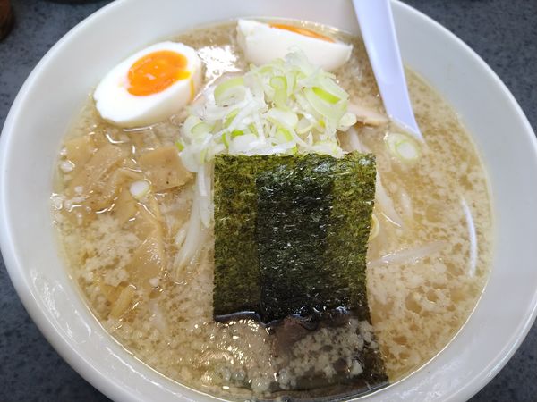 「ハッスルラーメン 味玉 少煮豚丼」@ハッスルラーメンホンマ 亀戸本店の写真