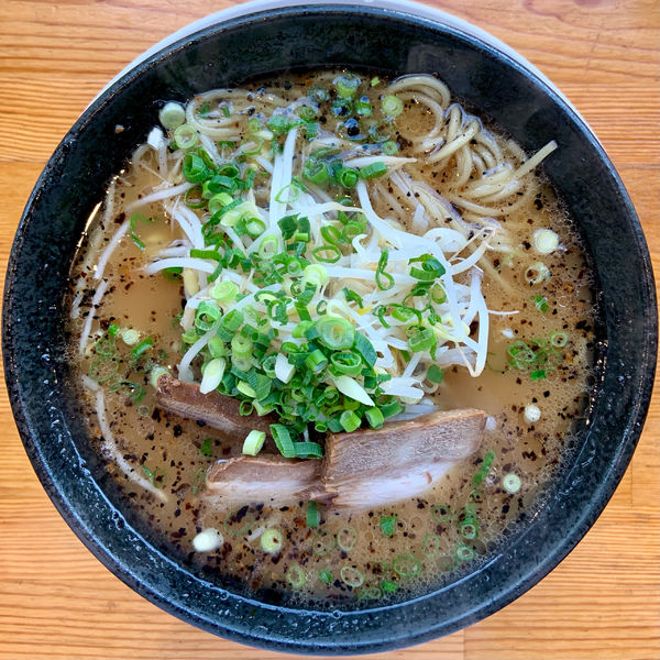 「指宿豚骨ラーメン 〜かさね〜 (800円)」@麺屋二郎 指宿駅前店の写真
