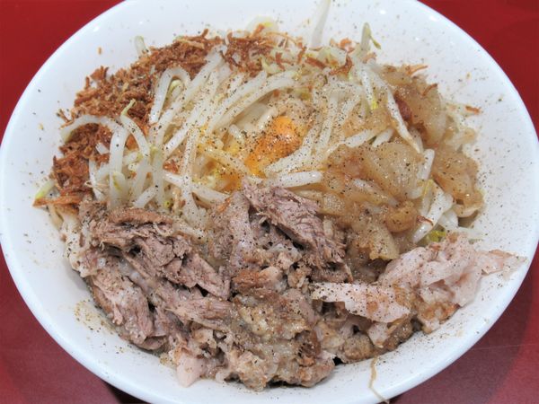 「汁なし（胡椒）（900円）」@立川マシマシ 国分寺店の写真