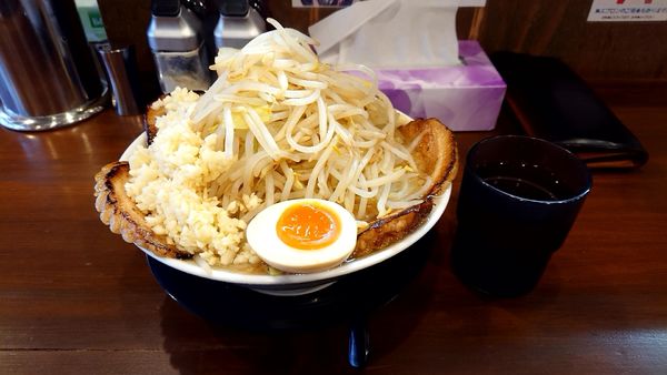 「月輝ラーメン 大盛 野菜ニンニク増し」@麺屋 月輝の写真