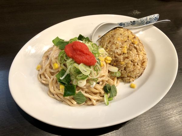「【限定プレート】明太子とツナマヨのまぜそば＋半炒飯￥980」@メンショップ アキラの写真