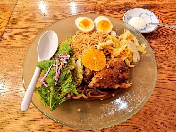 「【限定】牛バラ赤ワイン煮込みまぜそば＋燻玉、ライス」@海老丸らーめんの写真