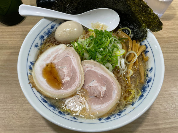 「背脂醤油ラーメン」@覆めん 花木の写真