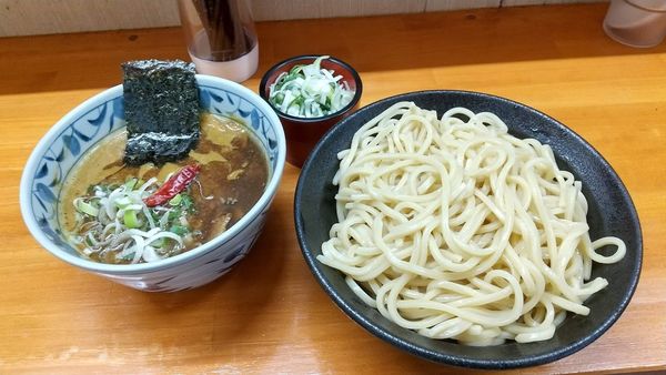 「カレーつけ麺(950円)+ネギ(100円)+大盛(100円)」@自家製麺 福は内の写真