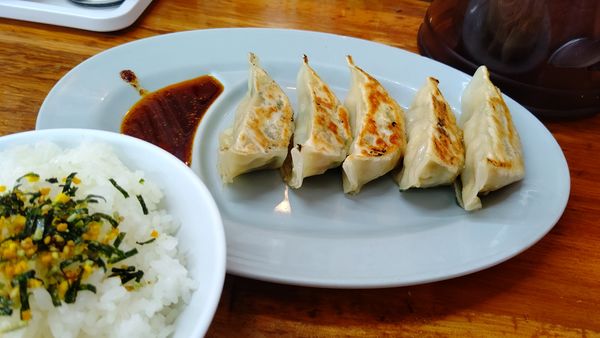 「Aセット(餃子＋ライス)１６０円＋税」@くるまやラーメン 諏訪店の写真