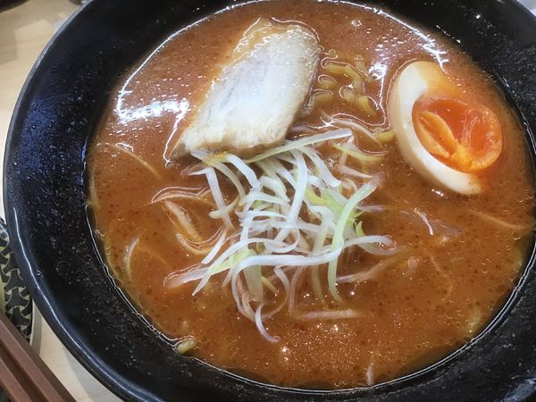 「北海道辛味噌ラーメン460円+税(クーポンで55円引きへ)」@はま寿司 アクロスモール守谷店の写真