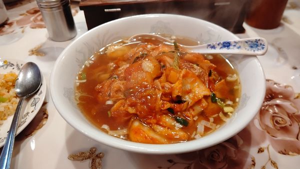 「豚キムチラーメン」@中国料理 海老専家 天山店の写真