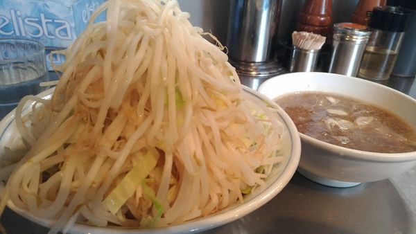 「つけ麺野菜マシ+ネギ」@らーめん大 汐留店の写真