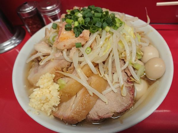「小 豚増 青ネギ うずら」@ラーメン二郎 西台駅前店の写真
