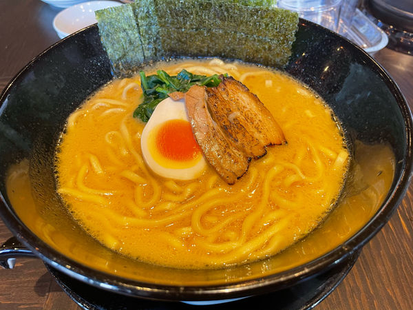 「豚骨醤油らーめん858円」@オリオン餃子 水戸駅南COMBOX店の写真