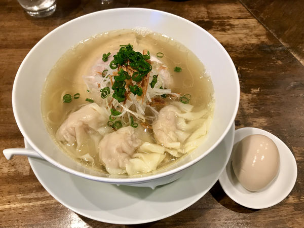 「アサヒスーパードライ → 塩拉麺 ＋ 海老ワンタン ＋ 味玉」@創作麺工房 鳴龍の写真
