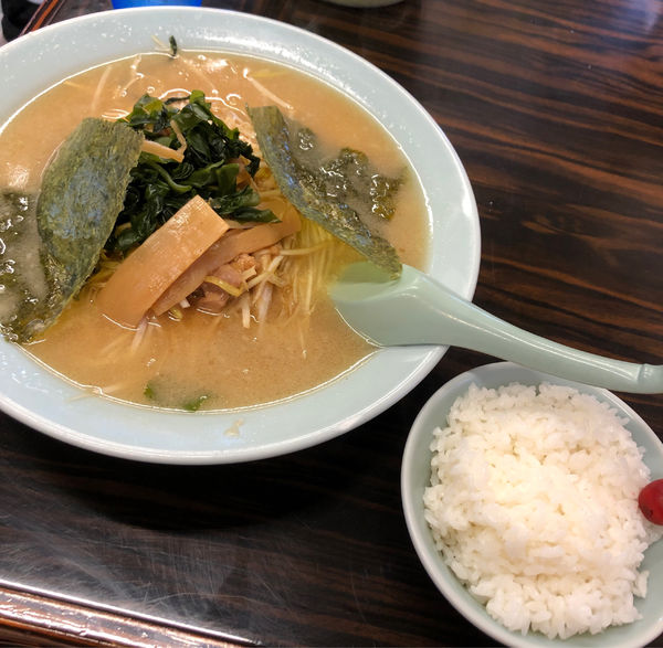 「ネギラーメン＋ライス(半)」@ラーメンショップ 薮塚店の写真