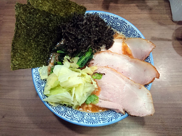 「限定 宮元家流 家系ラーメン+トッピング多数」@煮干しつけ麺 宮元の写真