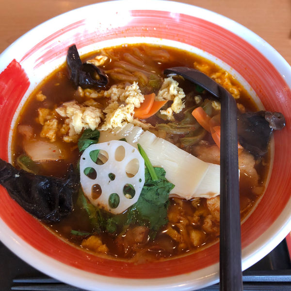 「赤鬼らーめん」@こだわりらーめん しせん 赤堀店の写真