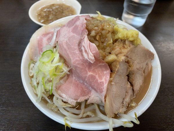 「ラーメン・ローストポーク（脂どでん）」@ラーメンどでん 大宮店の写真