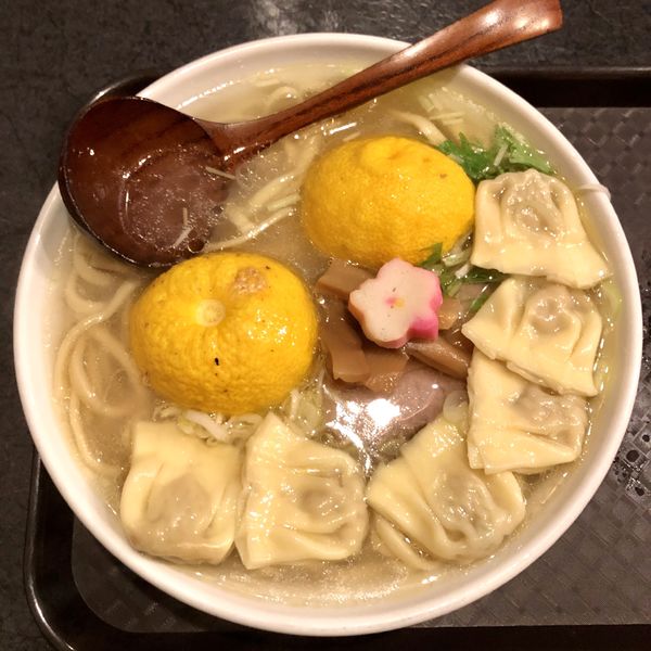 「【限定A】ゆずラーメン￥950＋ワンタン6ケ￥250」@秋田ラーメン はまの写真