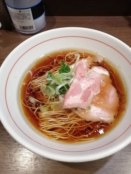 「ラーメン黒　　850円(無料クーポン)」@八咫烏の写真
