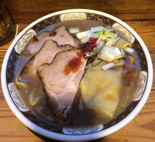 「すごい煮干ラーメン+チャーシュー2枚」@すごい煮干ラーメン凪 新宿ゴールデン街店 本館の写真